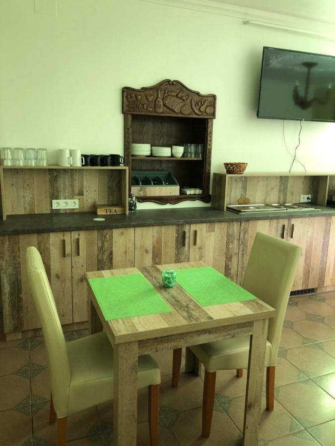 مبيت وإفطار Balmazújváros Kerekes Panzio Es Etterem المظهر الخارجي الصورة
